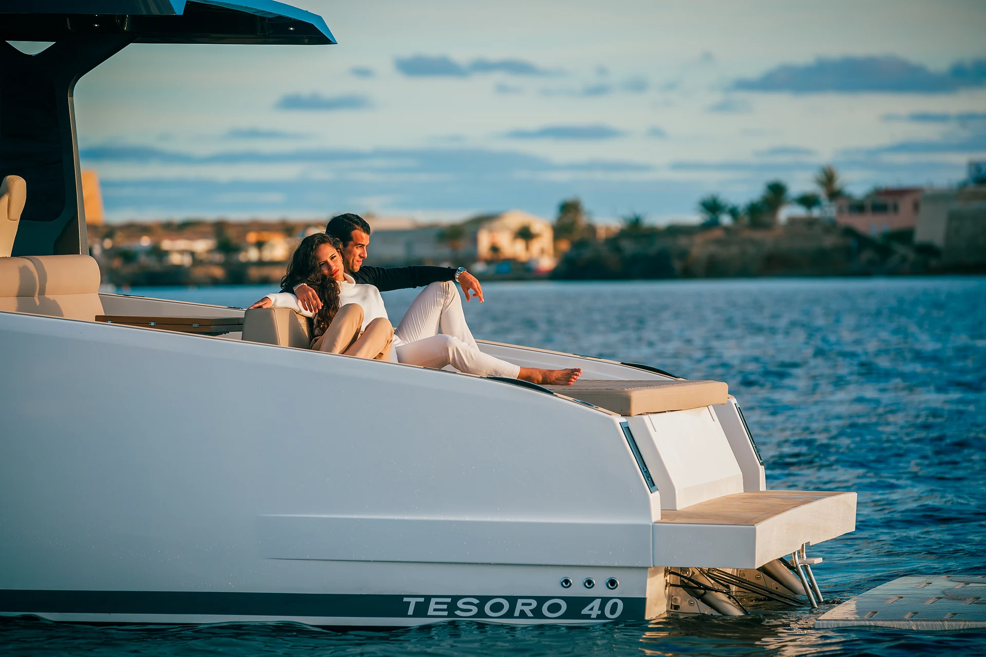 Tesoro 42 deck